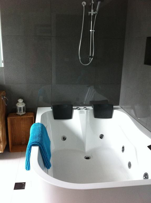 Sea Salt Bnb Rosebud Room photo