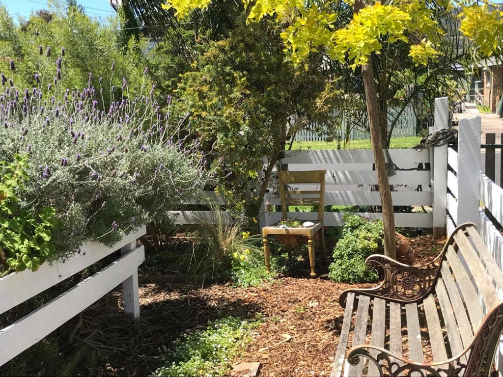 Sea Salt Bnb Rosebud Exterior photo