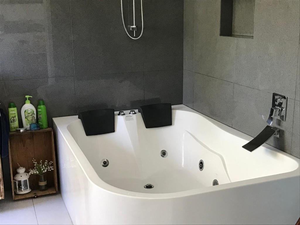 Sea Salt Bnb Rosebud Room photo